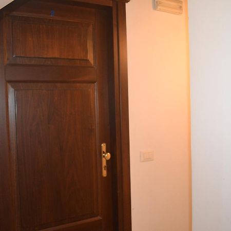 Suites Imperiali Guest House Рим Экстерьер фото