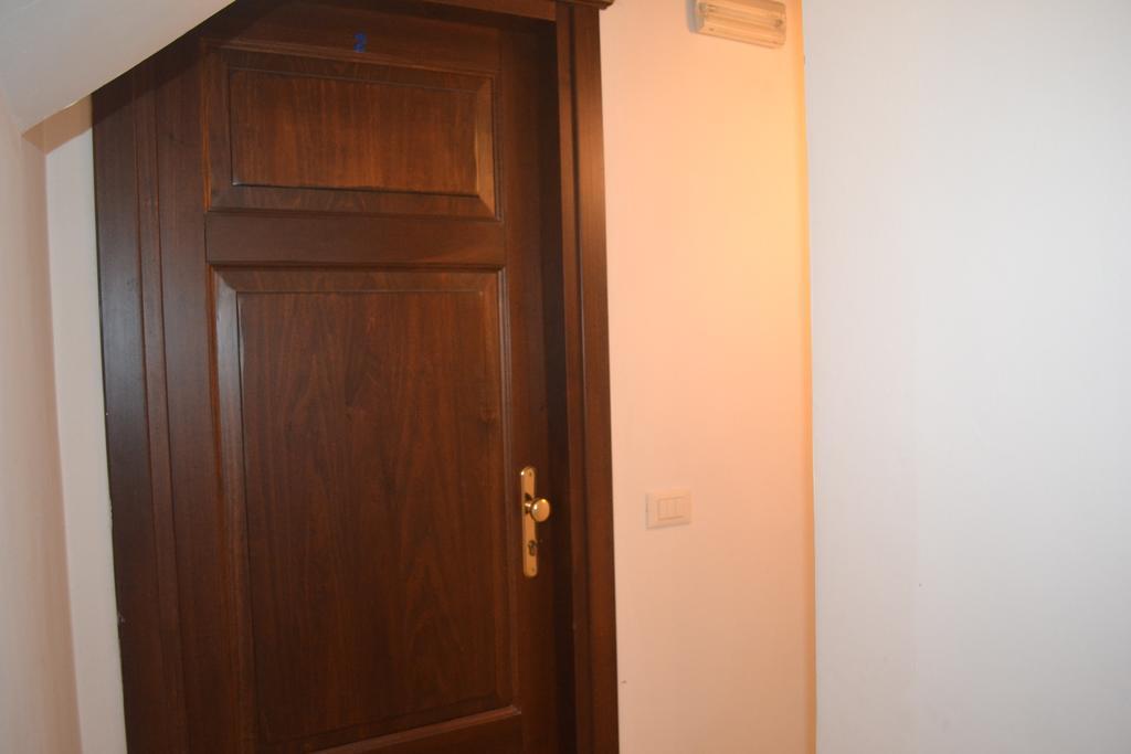 Suites Imperiali Guest House Рим Экстерьер фото
