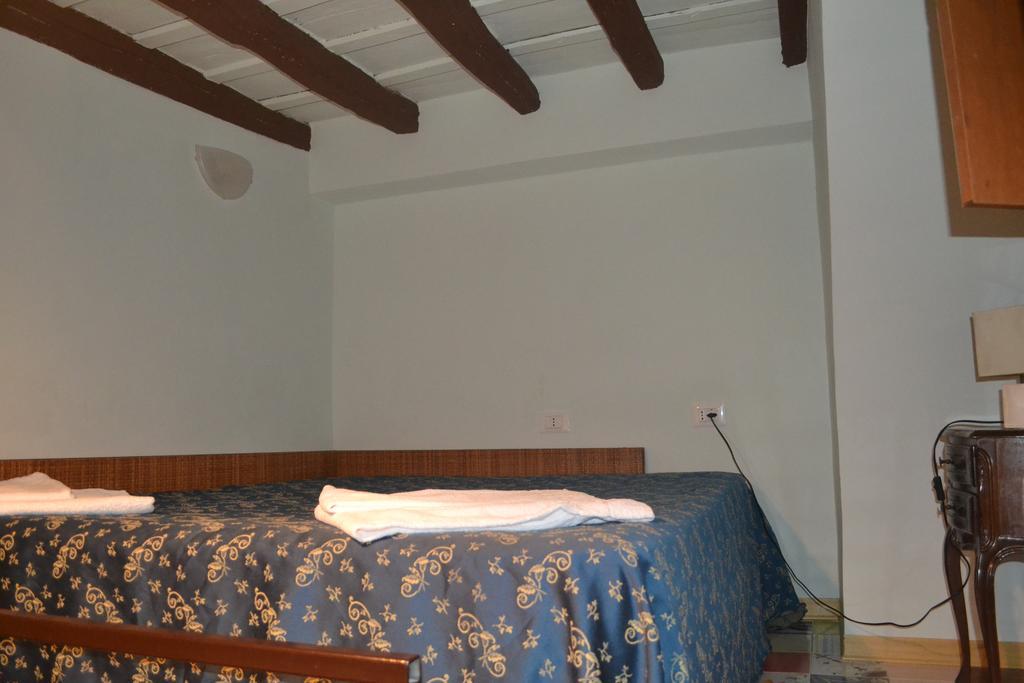 Suites Imperiali Guest House Рим Экстерьер фото